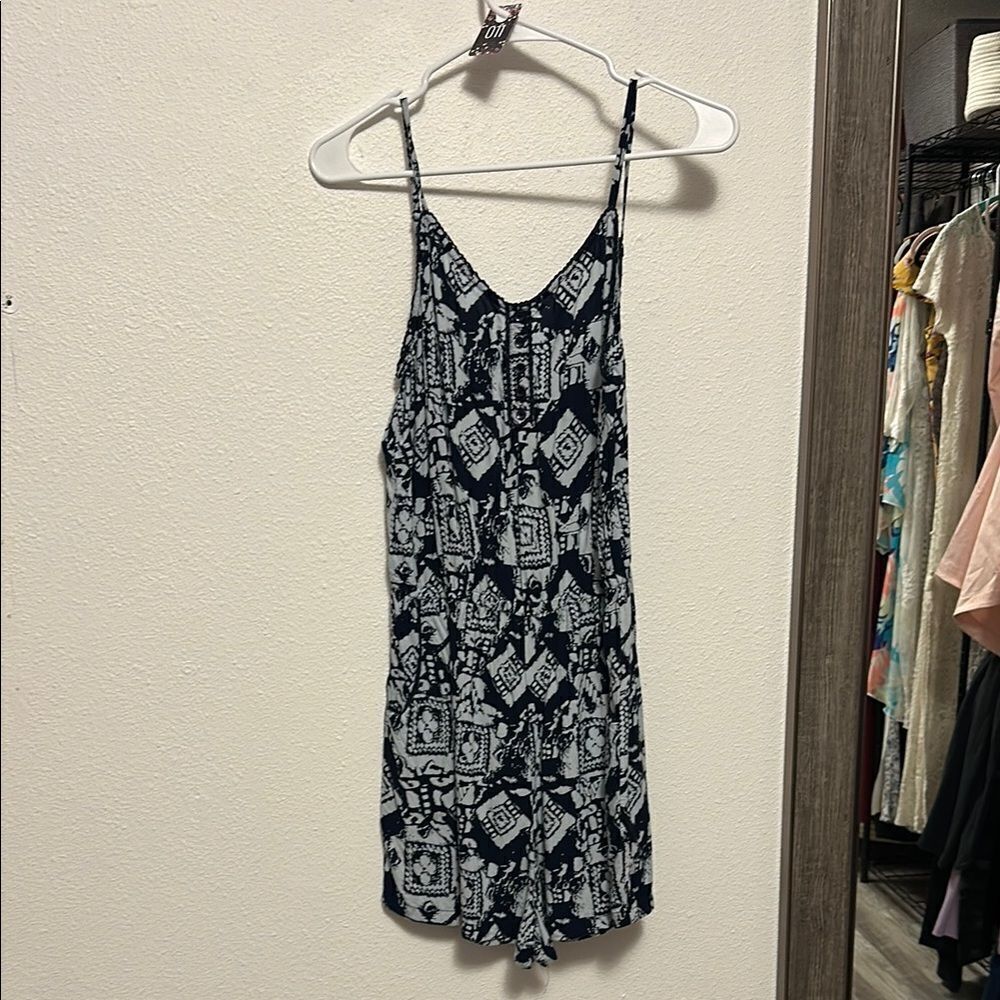 11•UP by Ultra Pink- Navy and Grey Patterned‎ Romper w/pockets- Large